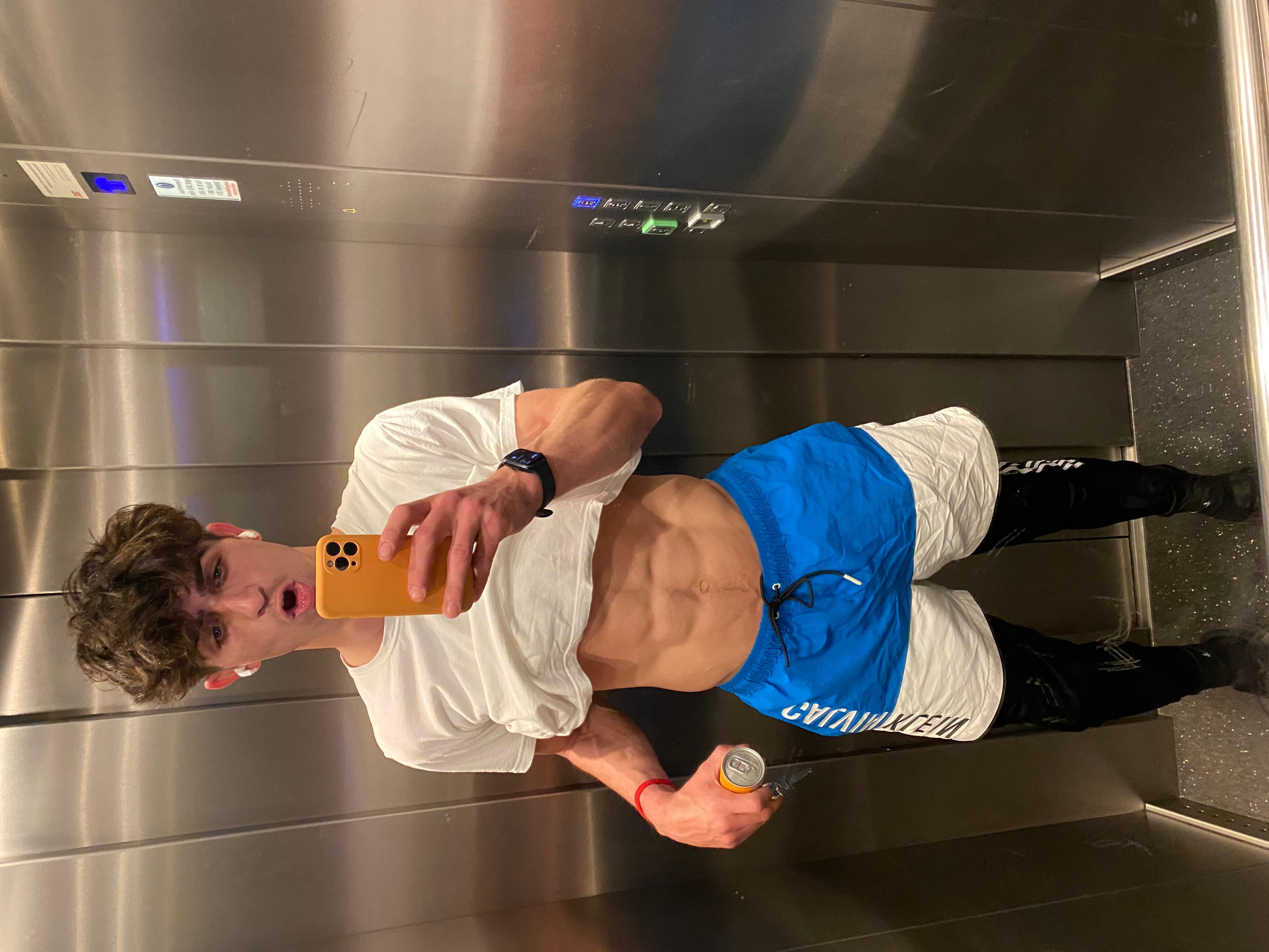 Danielcucuruzea's Profile
