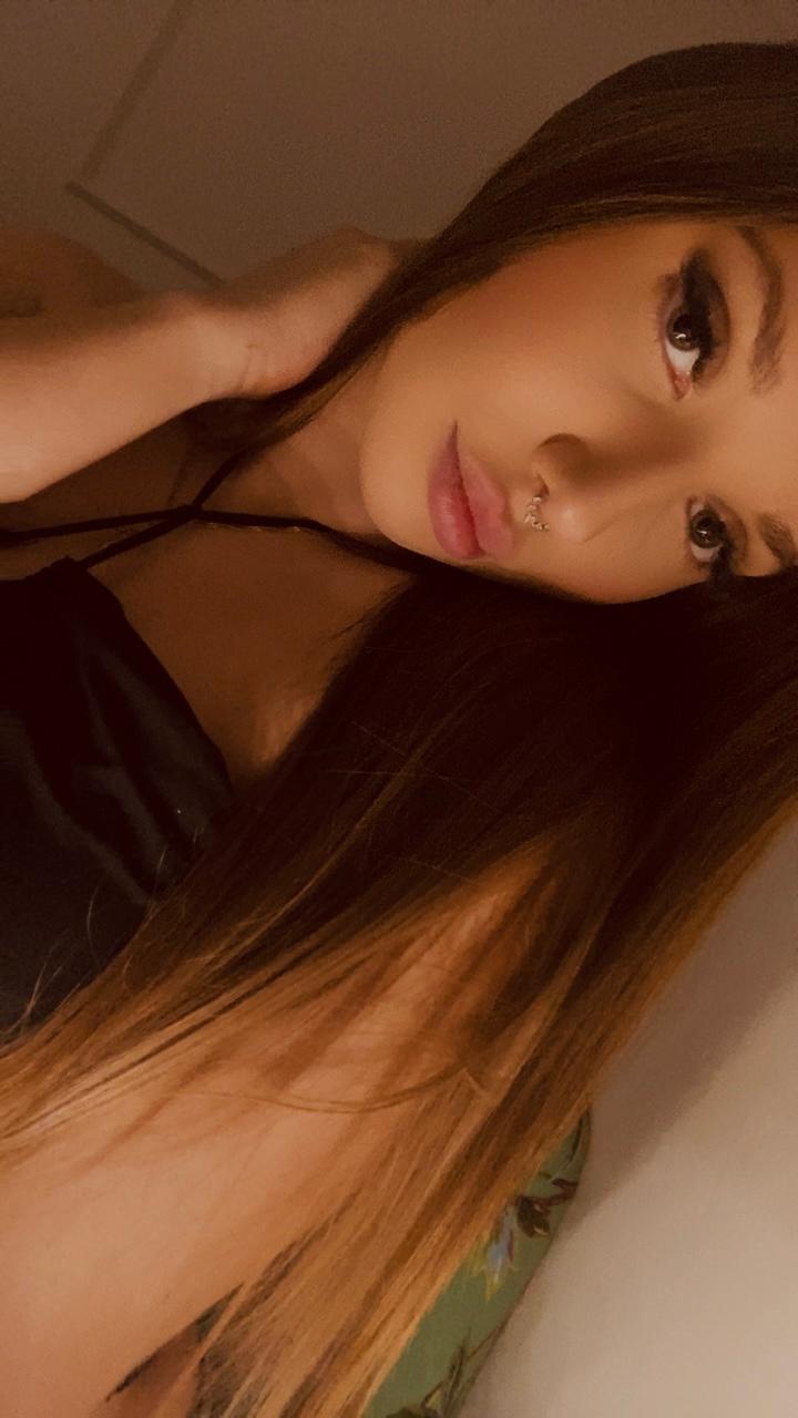EmmaCharming's Profile