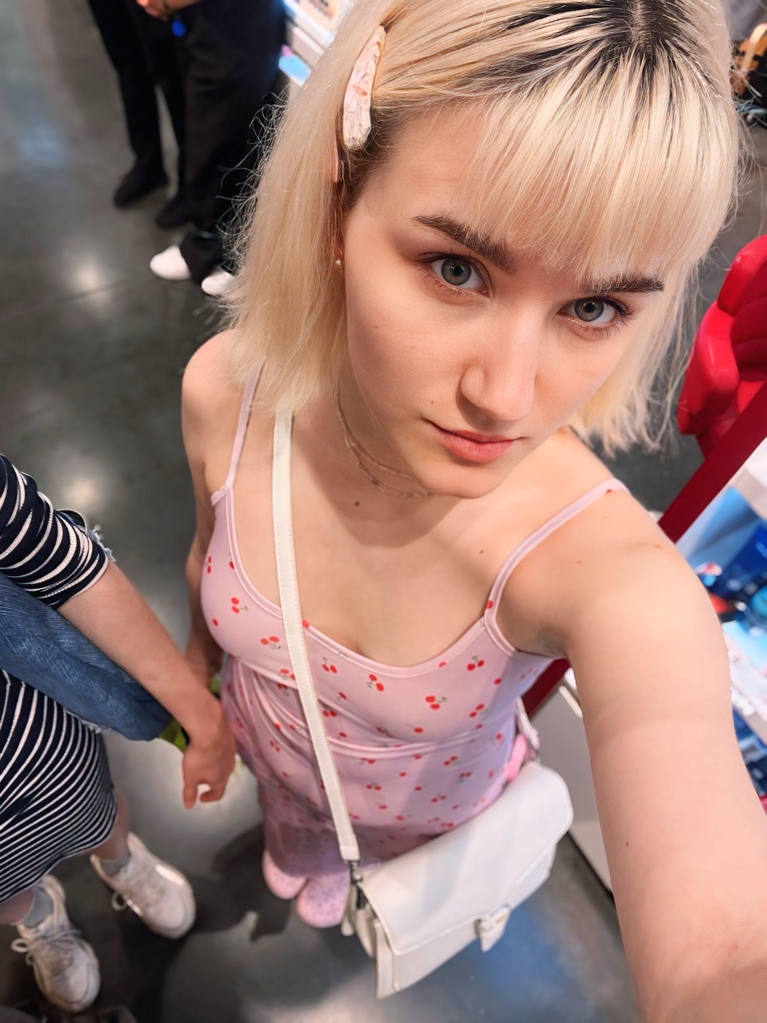 GiovannaClewis Profile Image