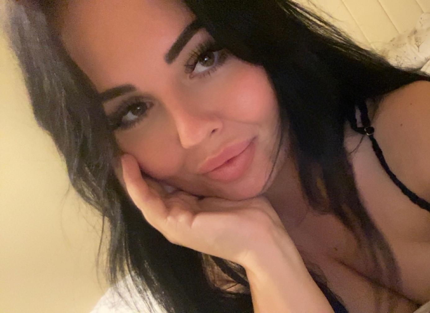 Hot_Honey_Mila's Profile