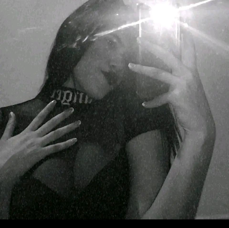 SEXY_PISSGIRL's Profile