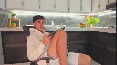 alejo_gray_ snapshot