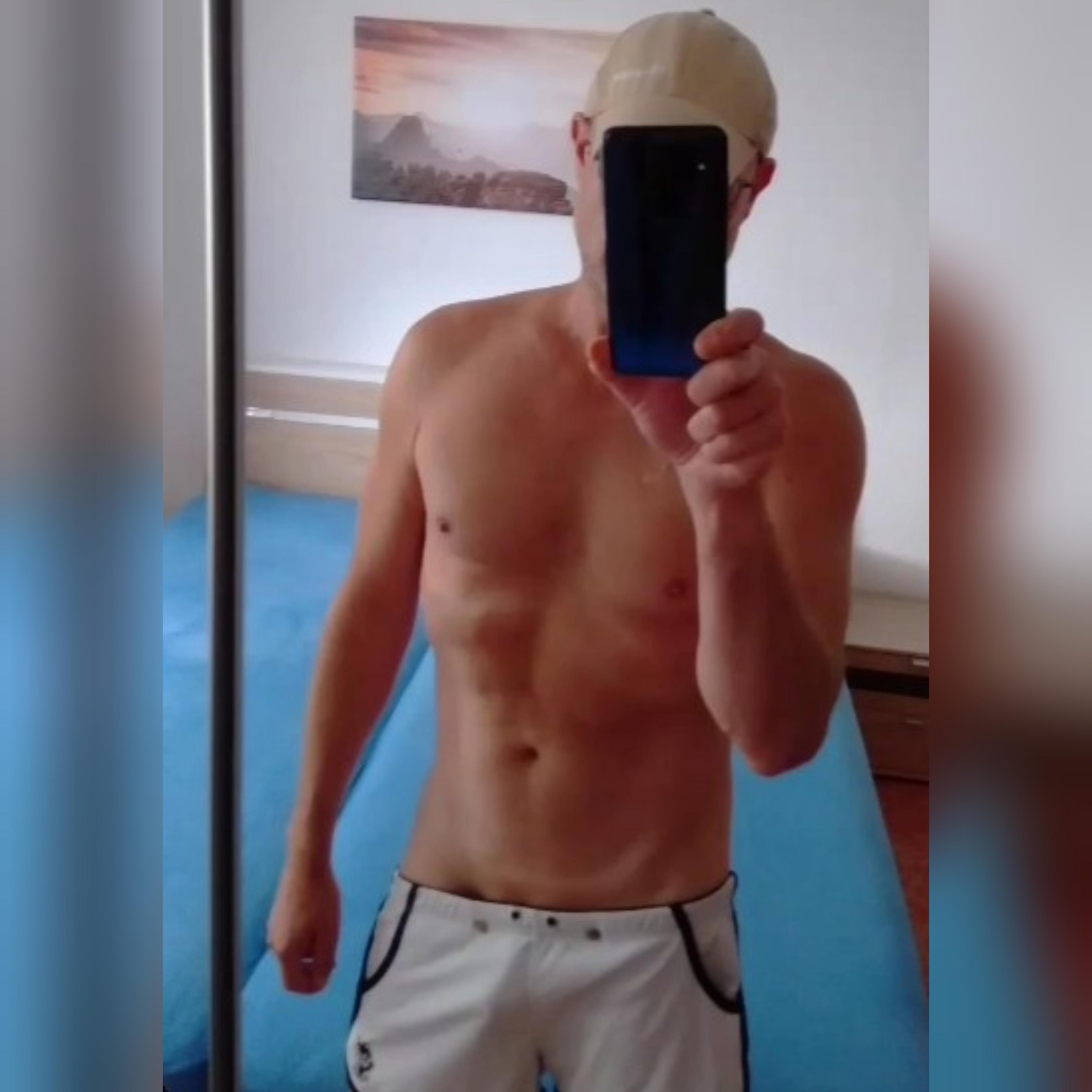 bitemehot's Profile