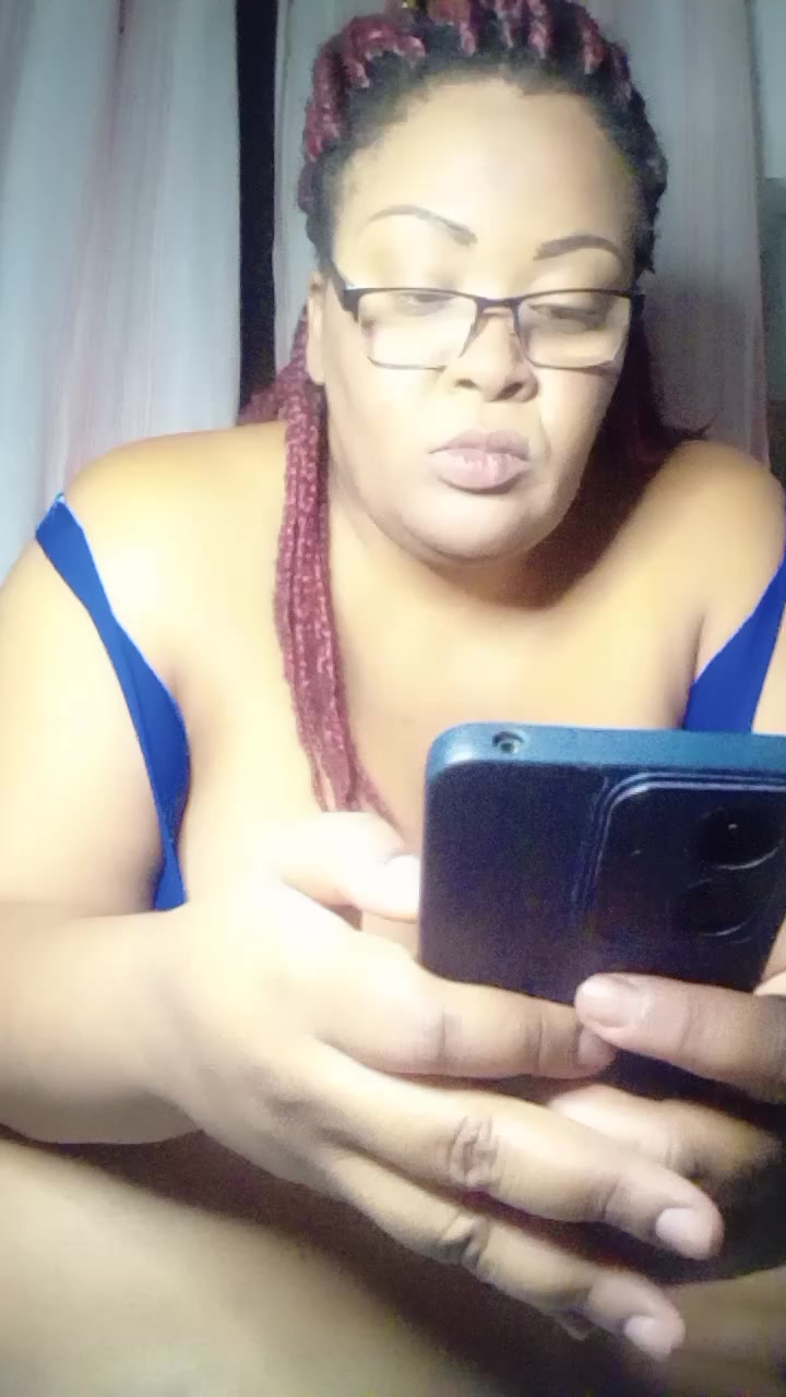 Lilith826 live screenshot 2025-10-06 04:25:58