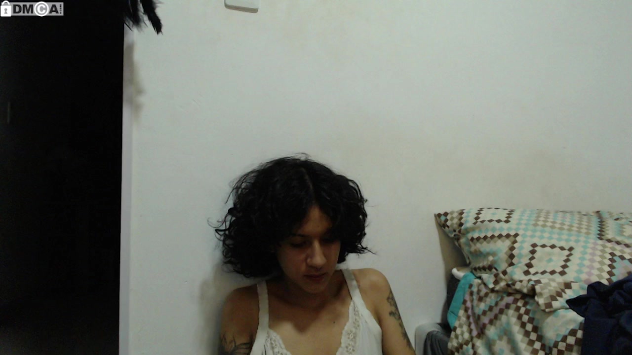 alinawoolf live screenshot 2025-08-22 04:50:43